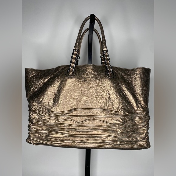 Bottega Veneta Metallic Gold Leather Corded Wave Tote Bag - Picture 2 of 7